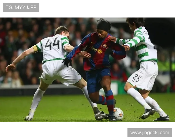 足球巨星的别名与昵称全解析让你更了解他们的魅力与个性 足球巨星的别名与昵称全解析让你更了解他们的魅力与个性