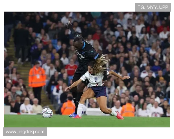 足球明星跟腱断裂的传奇故事与复出之路揭秘